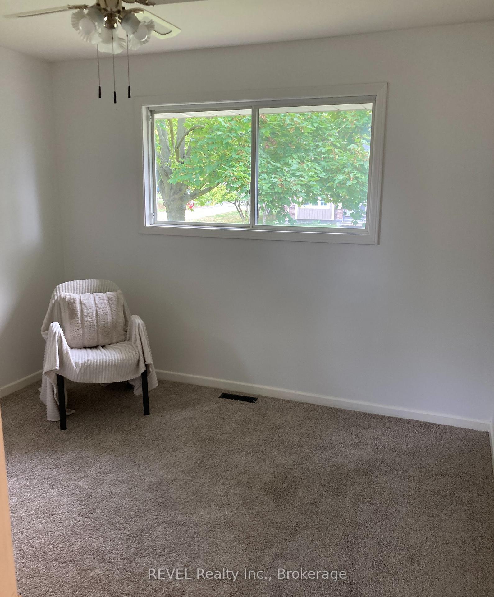 Photo 7 of 32 Hanson Drive N, St. Catharines, Bunting/Linwell — HOMEH
