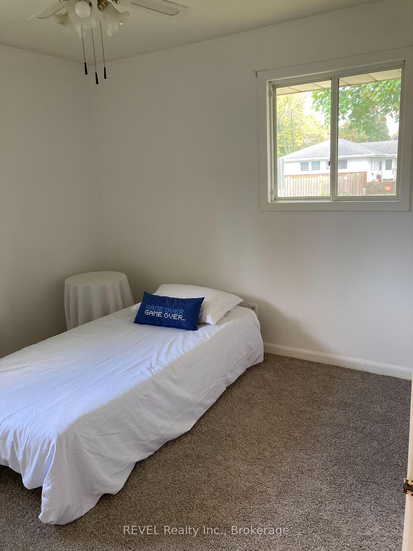Photo 8 of 32 Hanson Drive N, St. Catharines, Bunting/Linwell — HOMEH