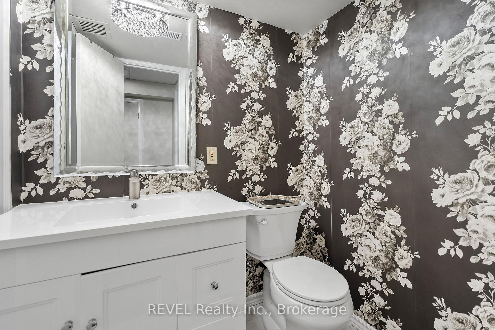 Photo 12 of 32 Hanson Drive N, St. Catharines, Bunting/Linwell — HOMEH
