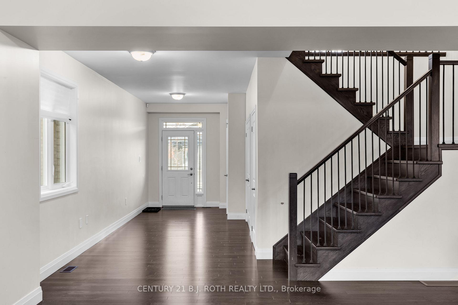 Photo 5 of 137 Ritchie Crescent, Springwater, Elmvale — HOMEH