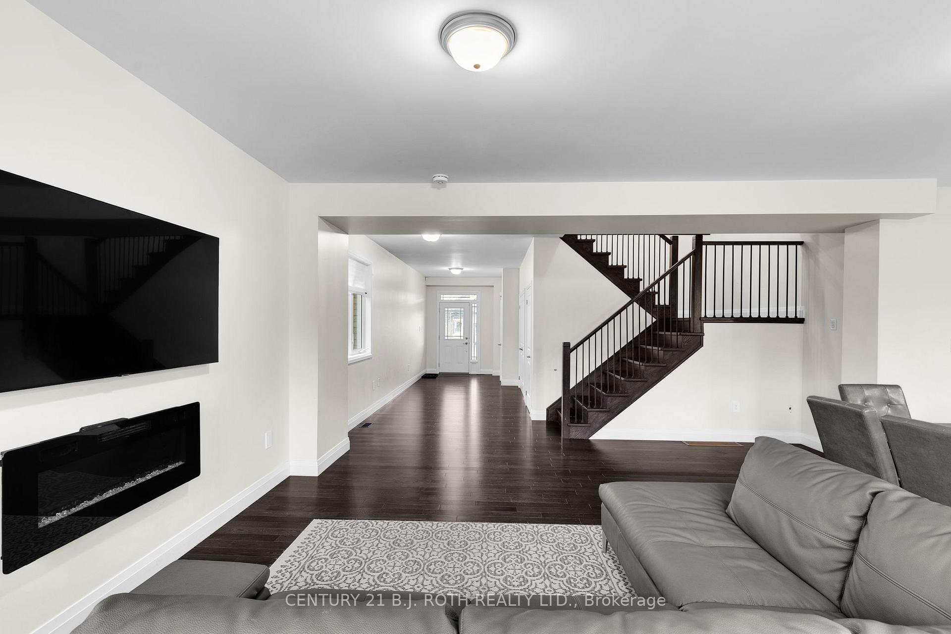 Photo 6 of 137 Ritchie Crescent, Springwater, Elmvale — HOMEH