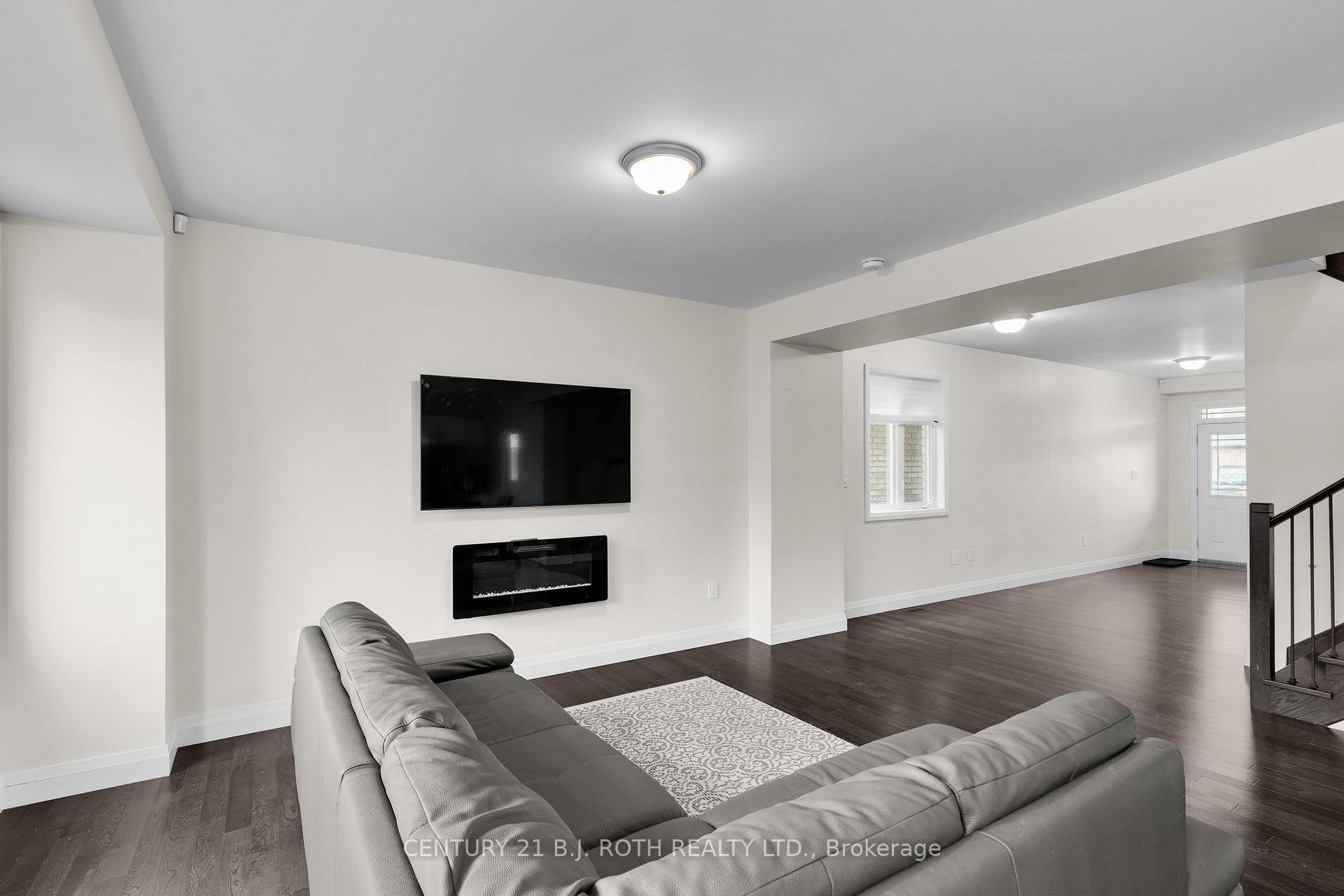 Photo 7 of 137 Ritchie Crescent, Springwater, Elmvale — HOMEH