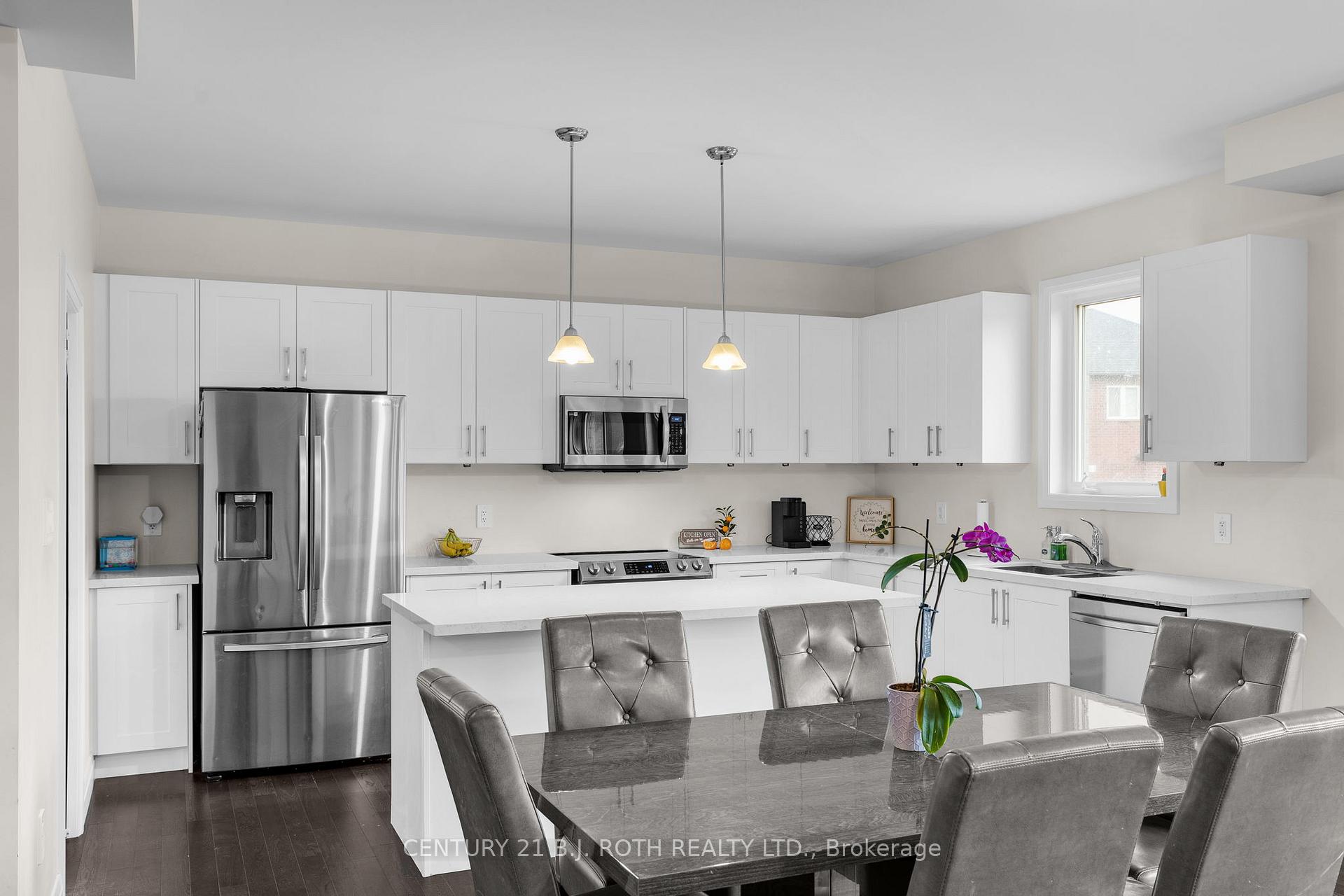 Photo 11 of 137 Ritchie Crescent, Springwater, Elmvale — HOMEH