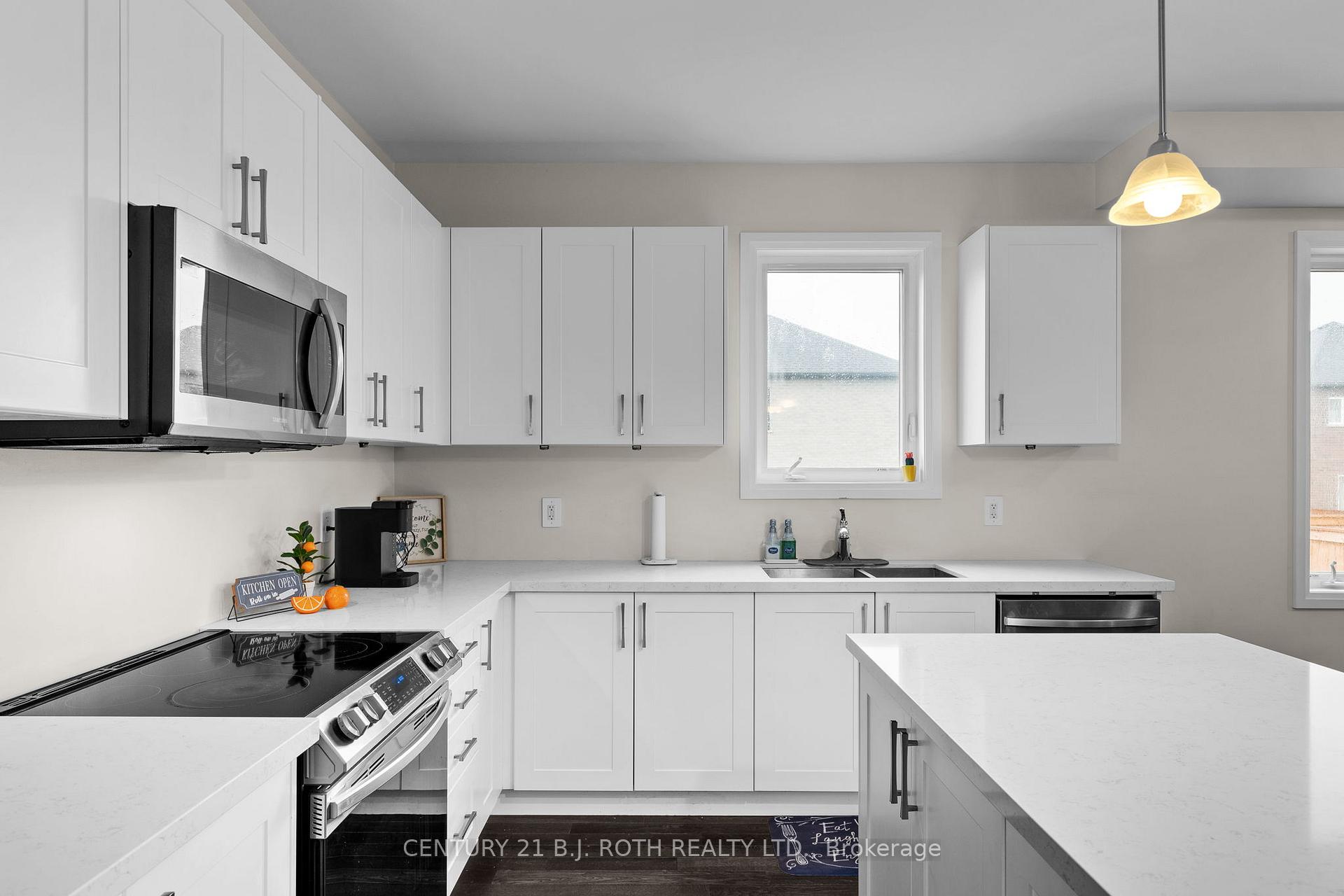 Photo 13 of 137 Ritchie Crescent, Springwater, Elmvale — HOMEH