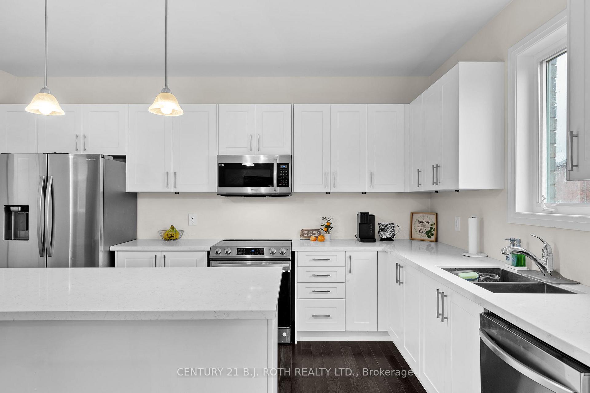Photo 14 of 137 Ritchie Crescent, Springwater, Elmvale — HOMEH