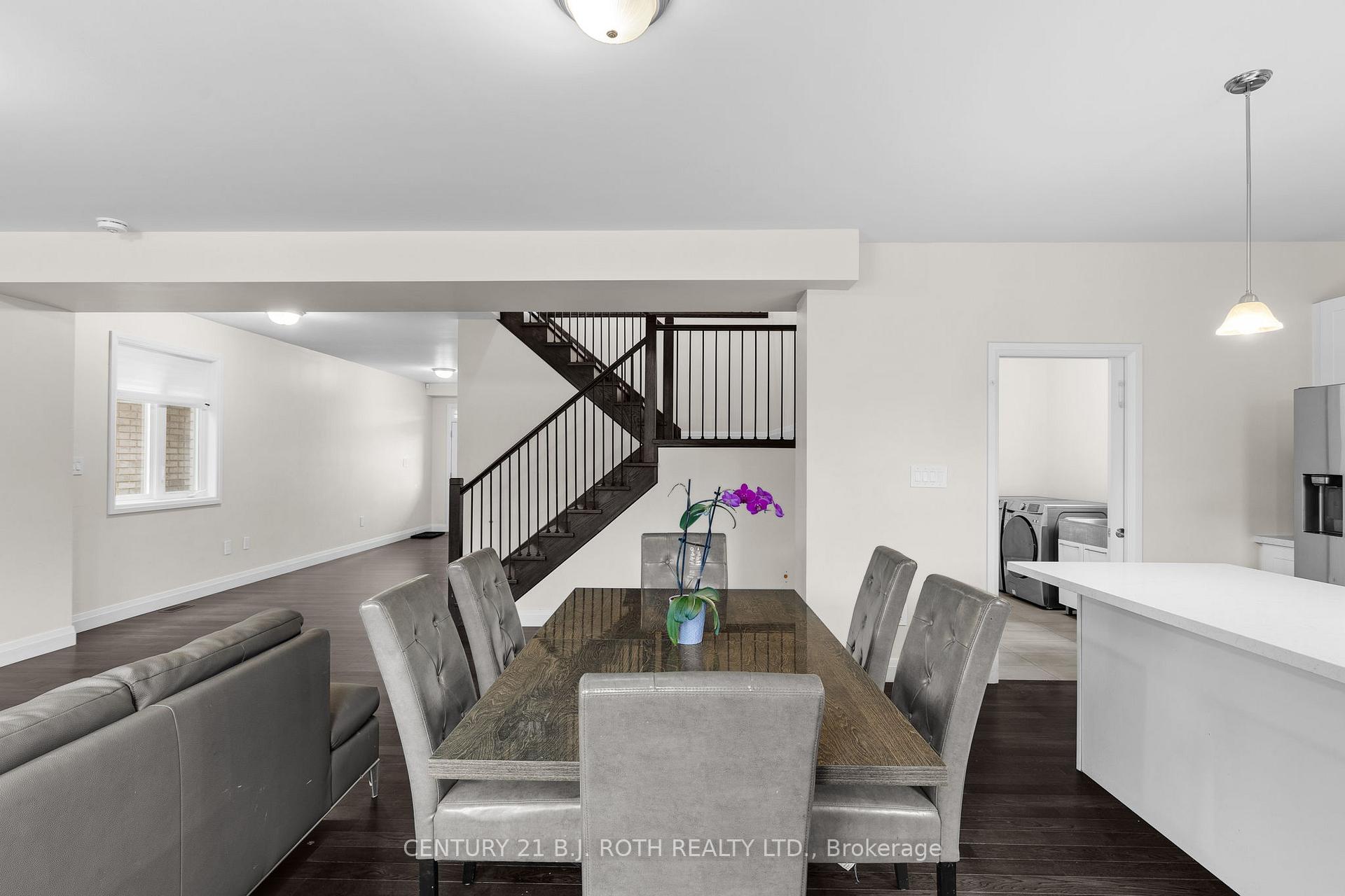 Photo 15 of 137 Ritchie Crescent, Springwater, Elmvale — HOMEH