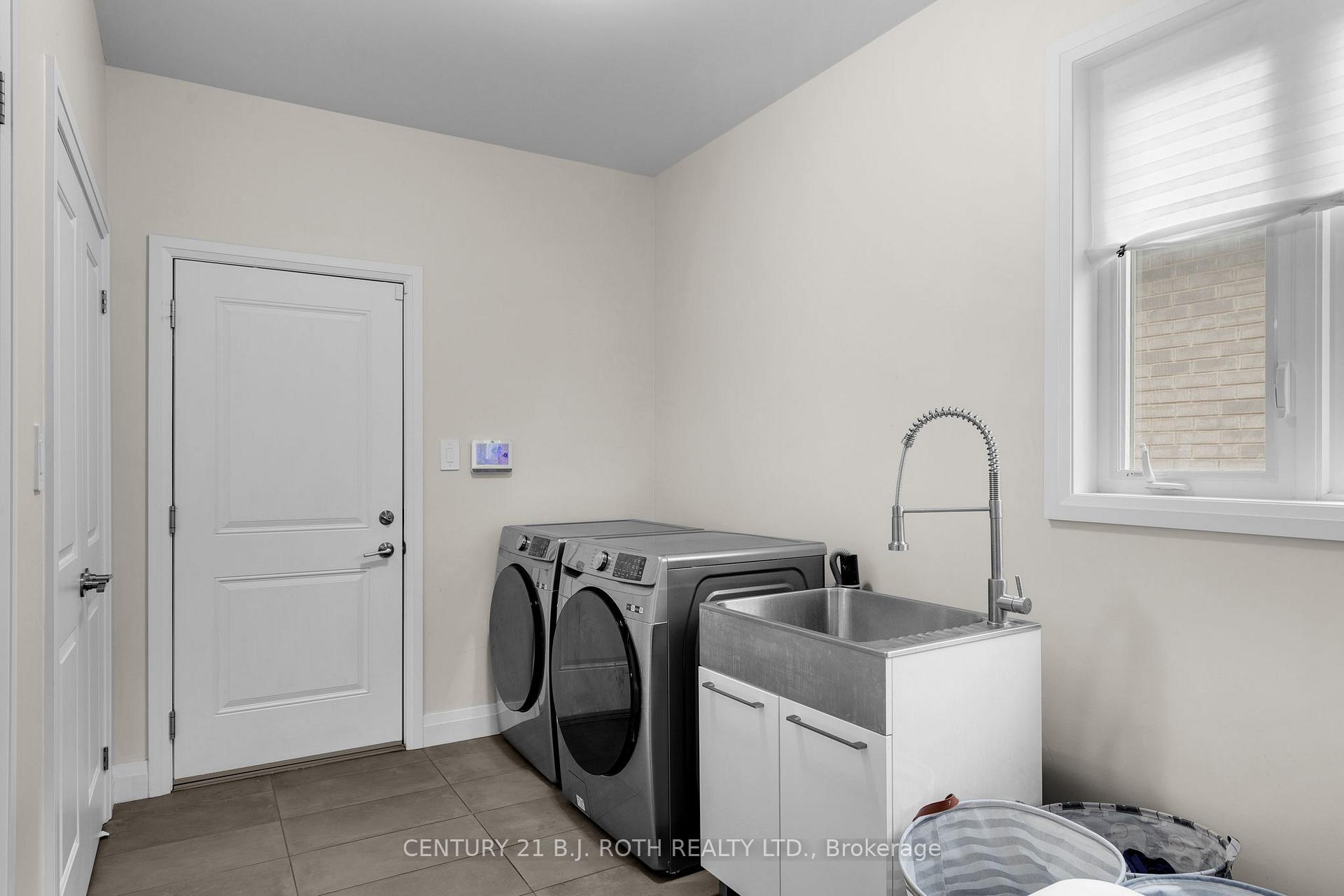 Photo 16 of 137 Ritchie Crescent, Springwater, Elmvale — HOMEH