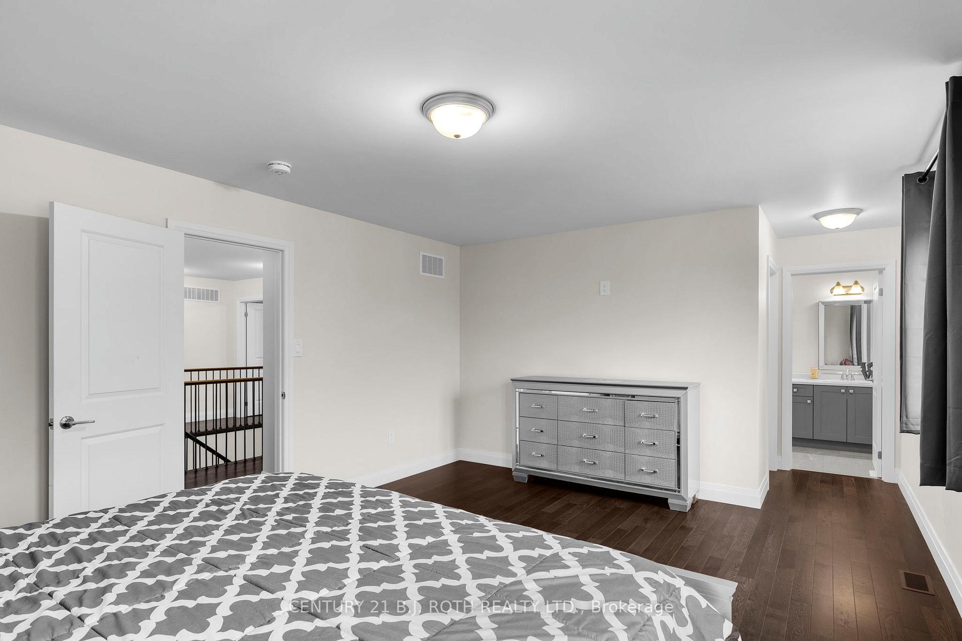 Photo 20 of 137 Ritchie Crescent, Springwater, Elmvale — HOMEH