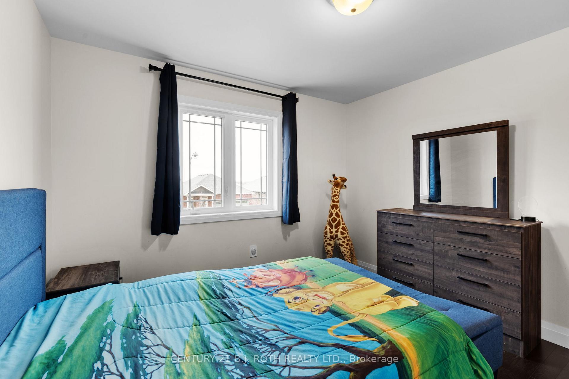 Photo 24 of 137 Ritchie Crescent, Springwater, Elmvale — HOMEH