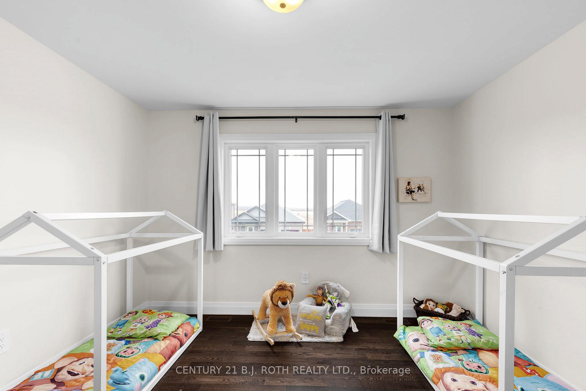 Photo 26 of 137 Ritchie Crescent, Springwater, Elmvale — HOMEH