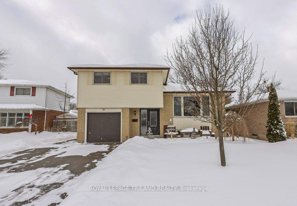 Photo 1 of 15 Stirling Crescent, St. Thomas — HOMEH