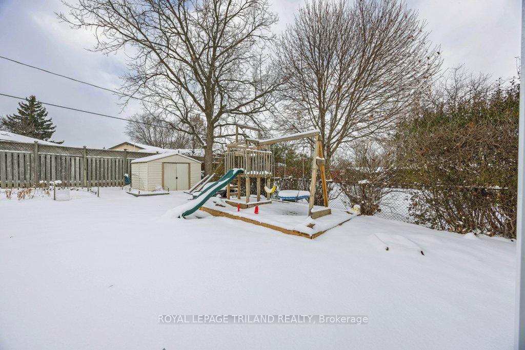 Photo 4 of 15 Stirling Crescent, St. Thomas — HOMEH