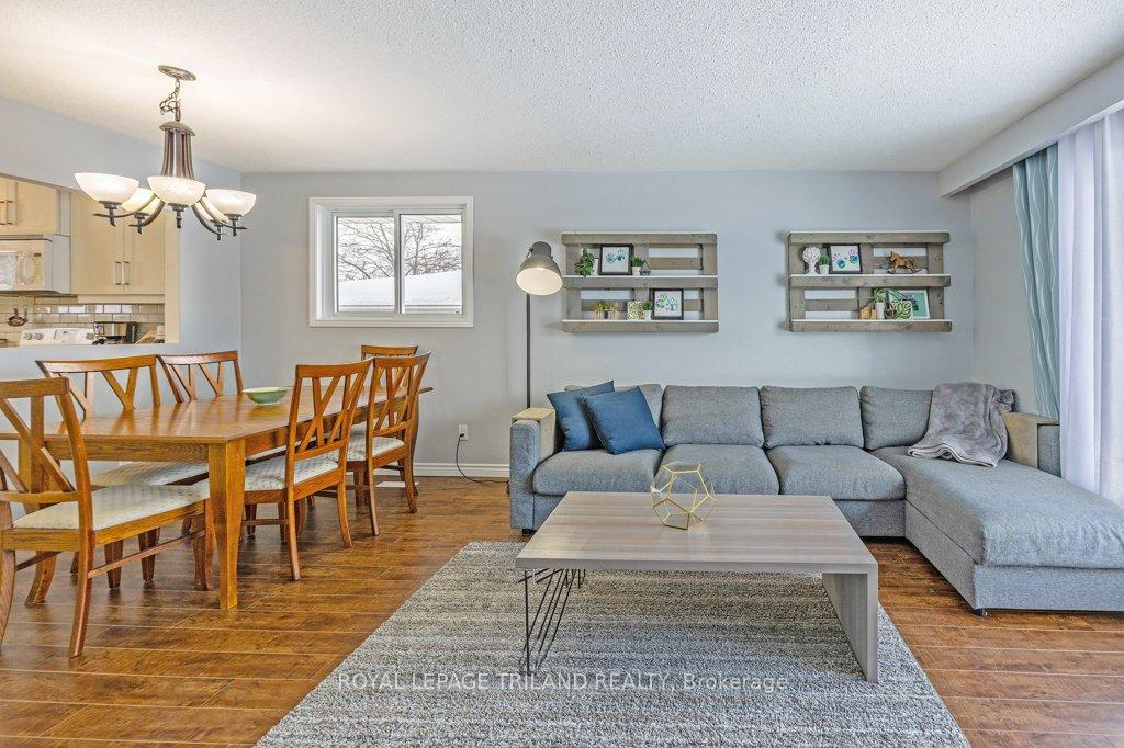 Photo 11 of 15 Stirling Crescent, St. Thomas — HOMEH