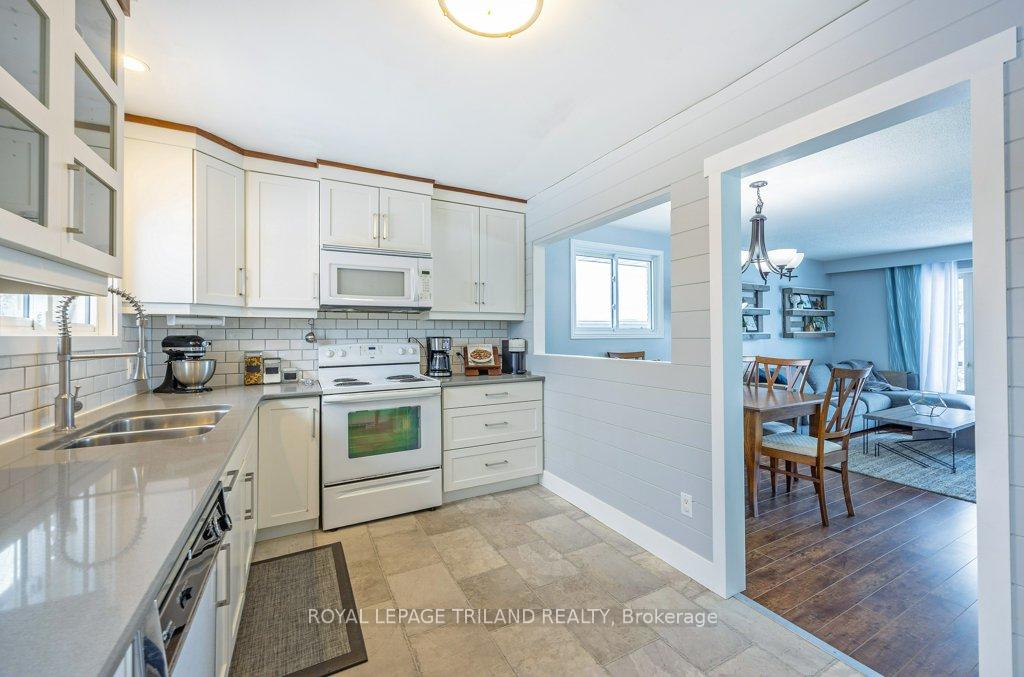 Photo 16 of 15 Stirling Crescent, St. Thomas — HOMEH
