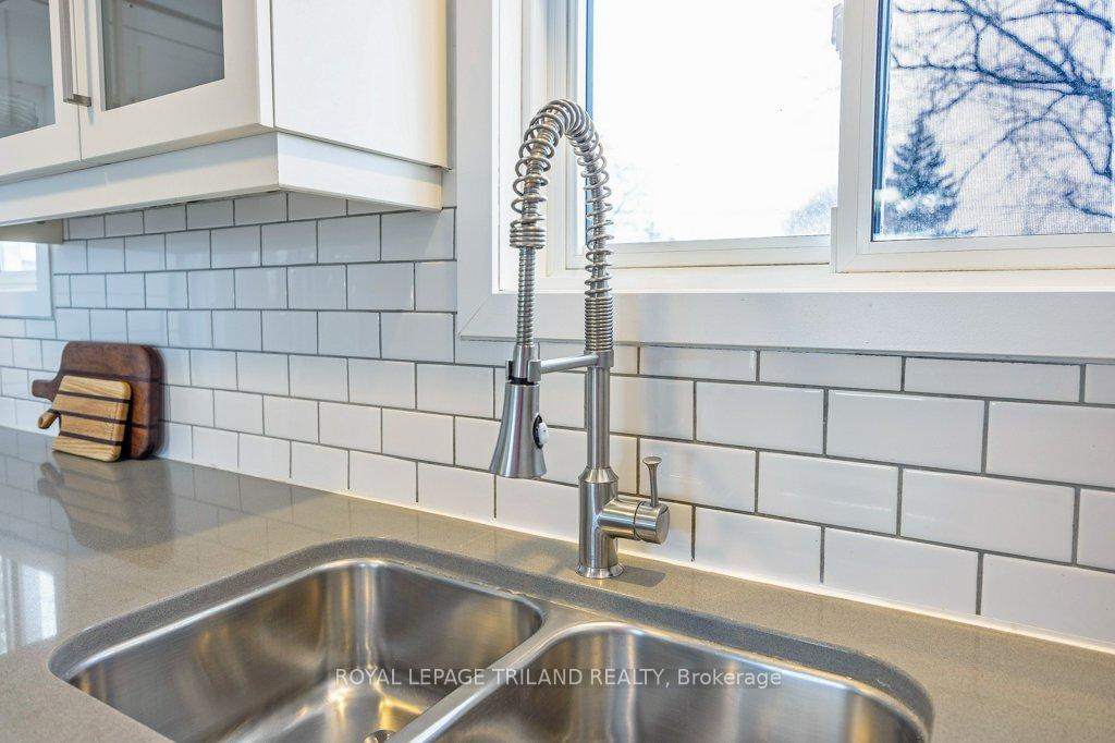 Photo 19 of 15 Stirling Crescent, St. Thomas — HOMEH