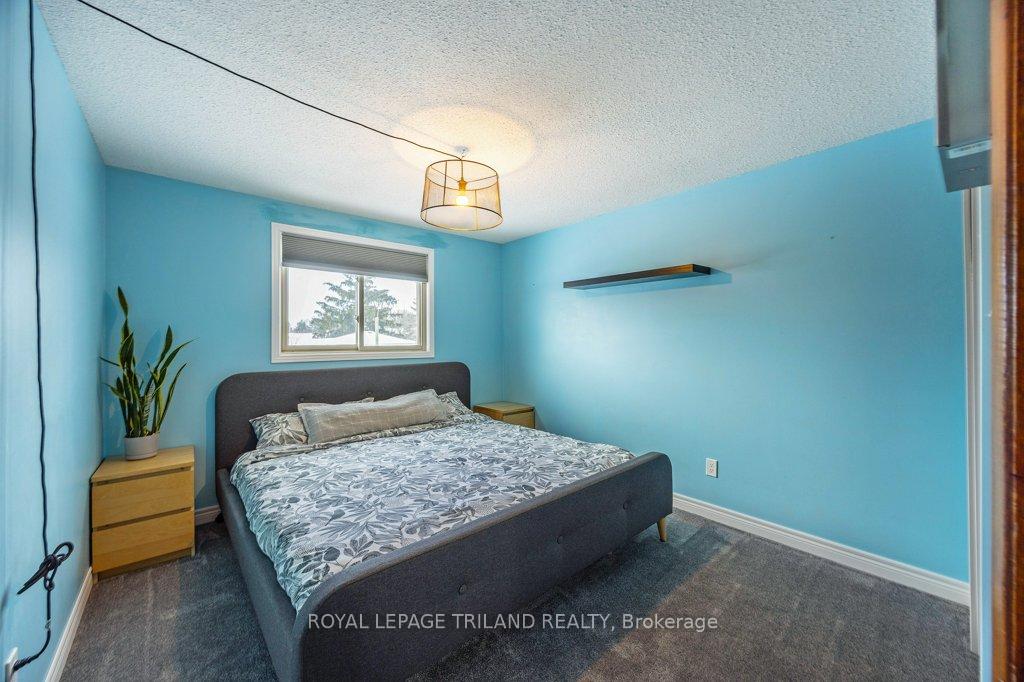 Photo 25 of 15 Stirling Crescent, St. Thomas — HOMEH