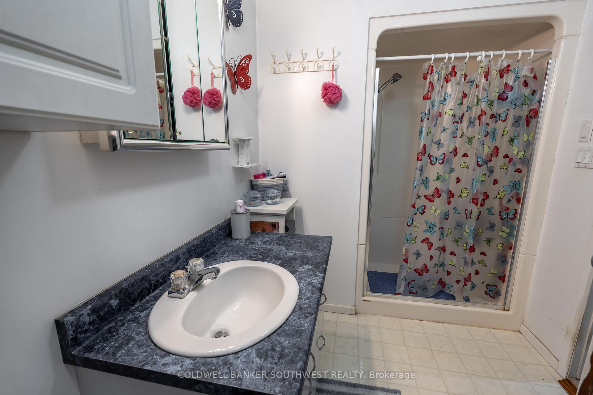 Photo 14 of 479 William Street, St. Clair — HOMEH