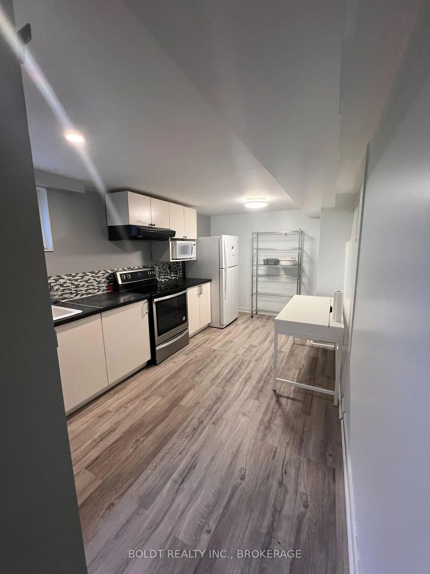 Photo 4 of Unit Lower, 18 Myrtle Avenue, St. Catharines, Carlton/Bunting — HOMEH