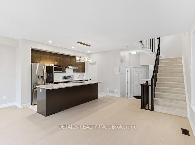 Photo 10 of 690 Vivera Place, Ottawa, Fringewood — HOMEH