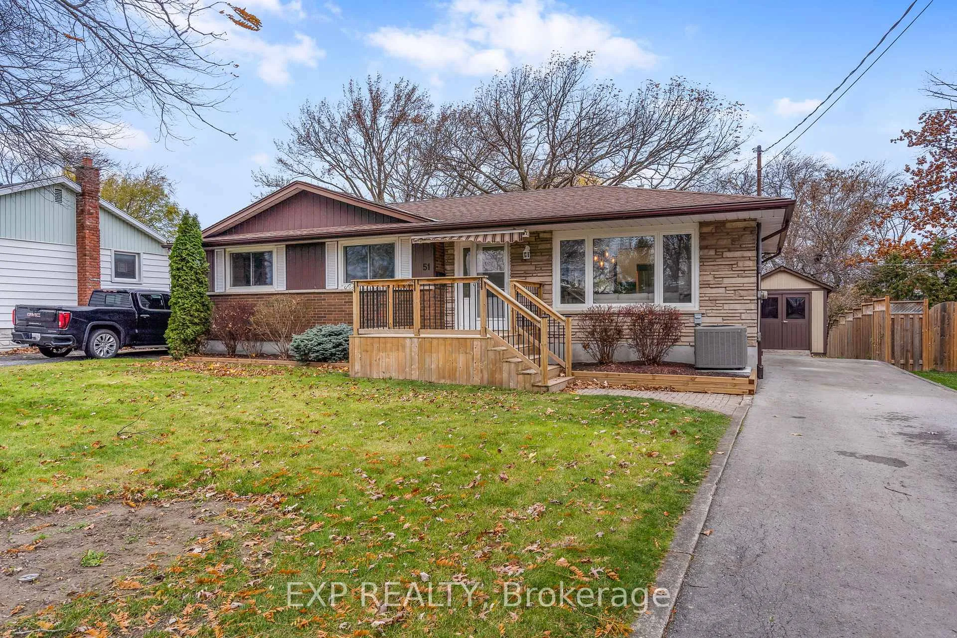 Photo 2 of 51 Burness Drive, St. Catharines, Secord Woods — HOMEH
