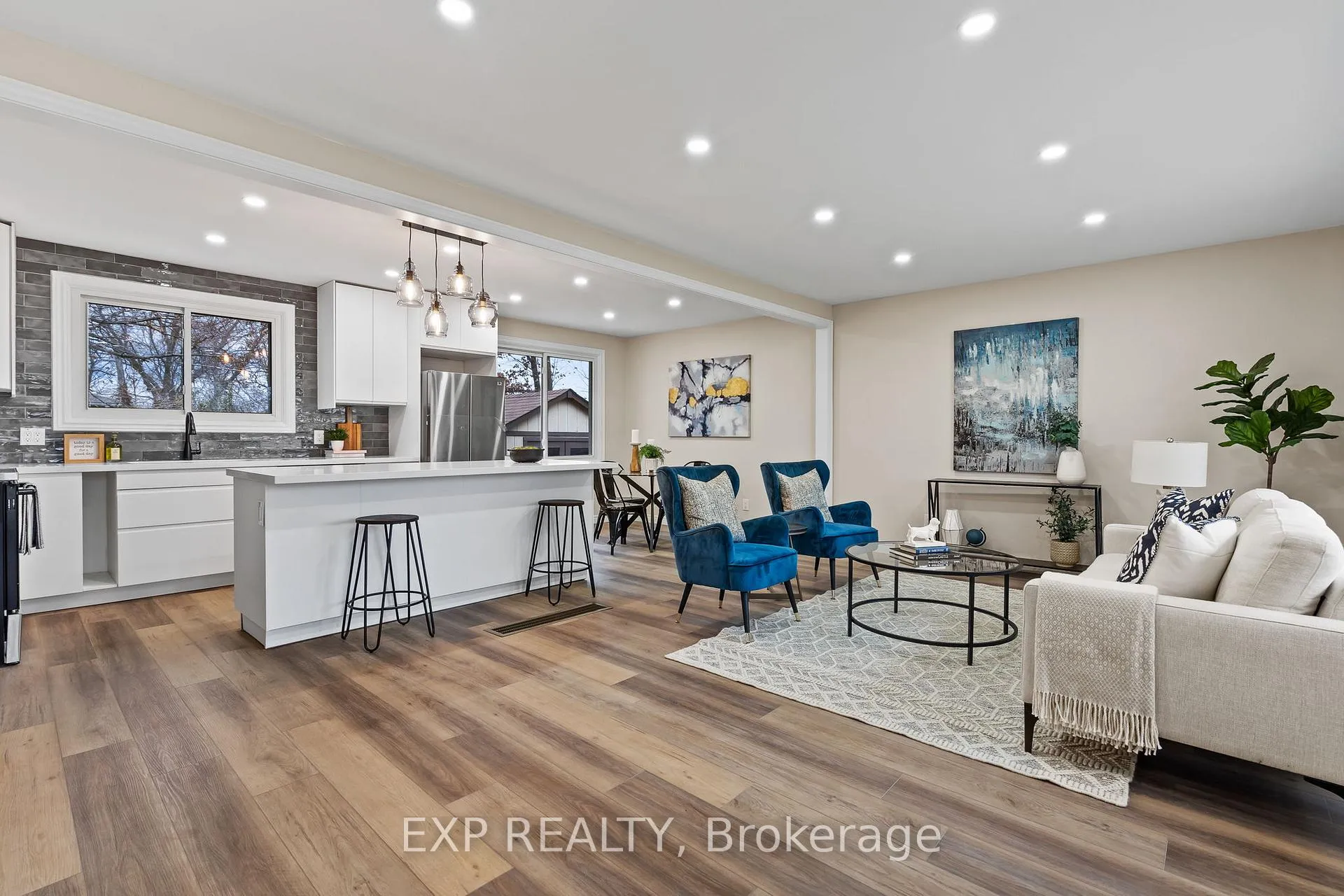 Photo 5 of 51 Burness Drive, St. Catharines, Secord Woods — HOMEH