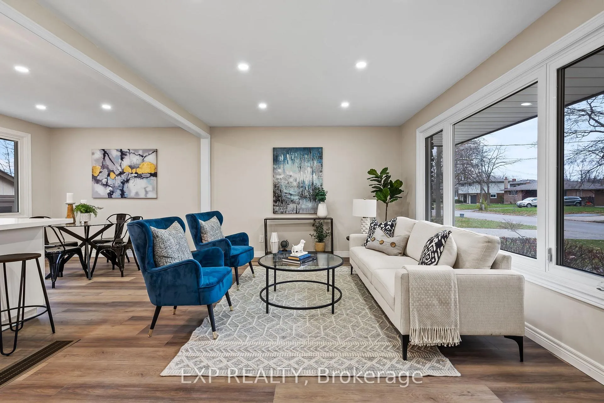 Photo 6 of 51 Burness Drive, St. Catharines, Secord Woods — HOMEH