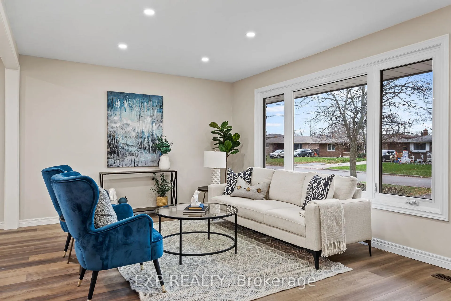 Photo 7 of 51 Burness Drive, St. Catharines, Secord Woods — HOMEH