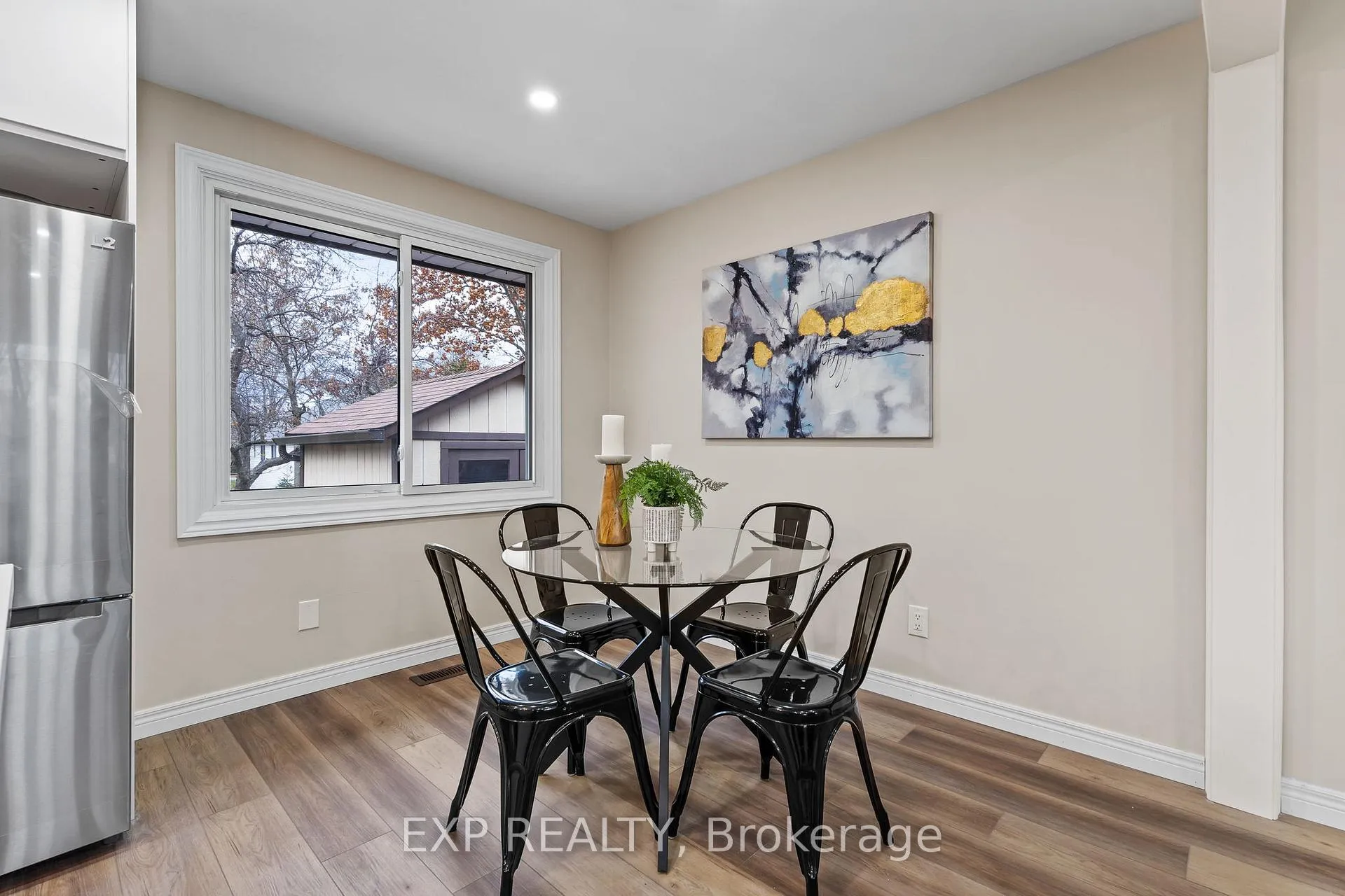 Photo 10 of 51 Burness Drive, St. Catharines, Secord Woods — HOMEH