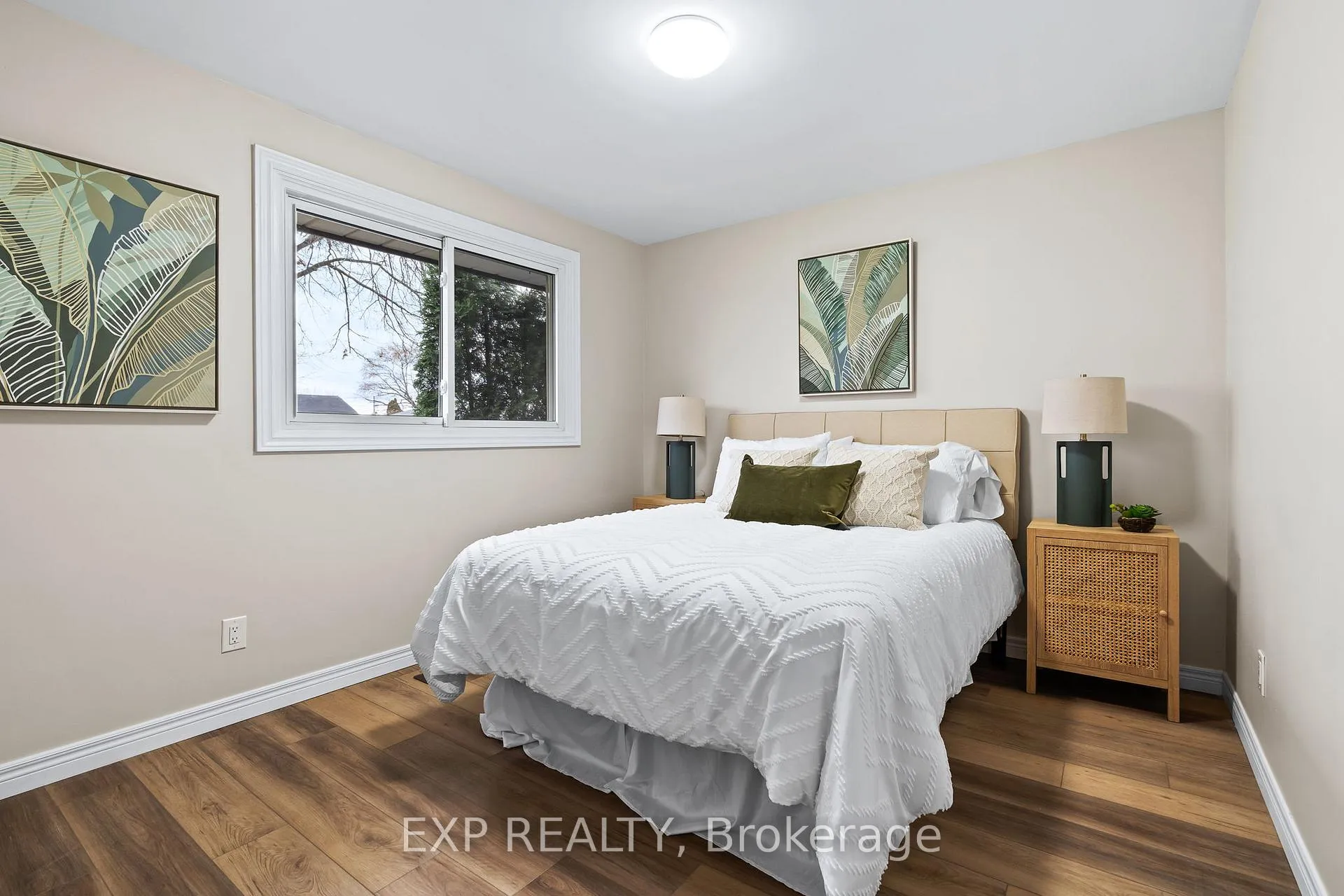Photo 14 of 51 Burness Drive, St. Catharines, Secord Woods — HOMEH
