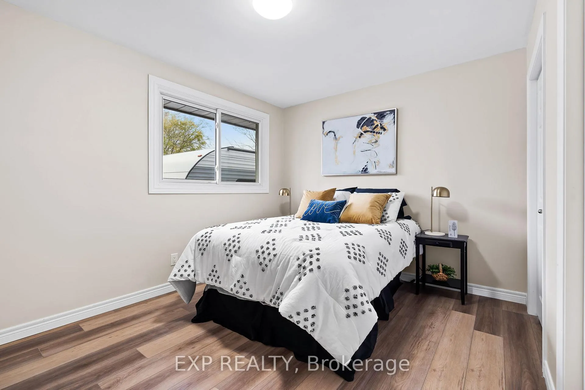 Photo 16 of 51 Burness Drive, St. Catharines, Secord Woods — HOMEH