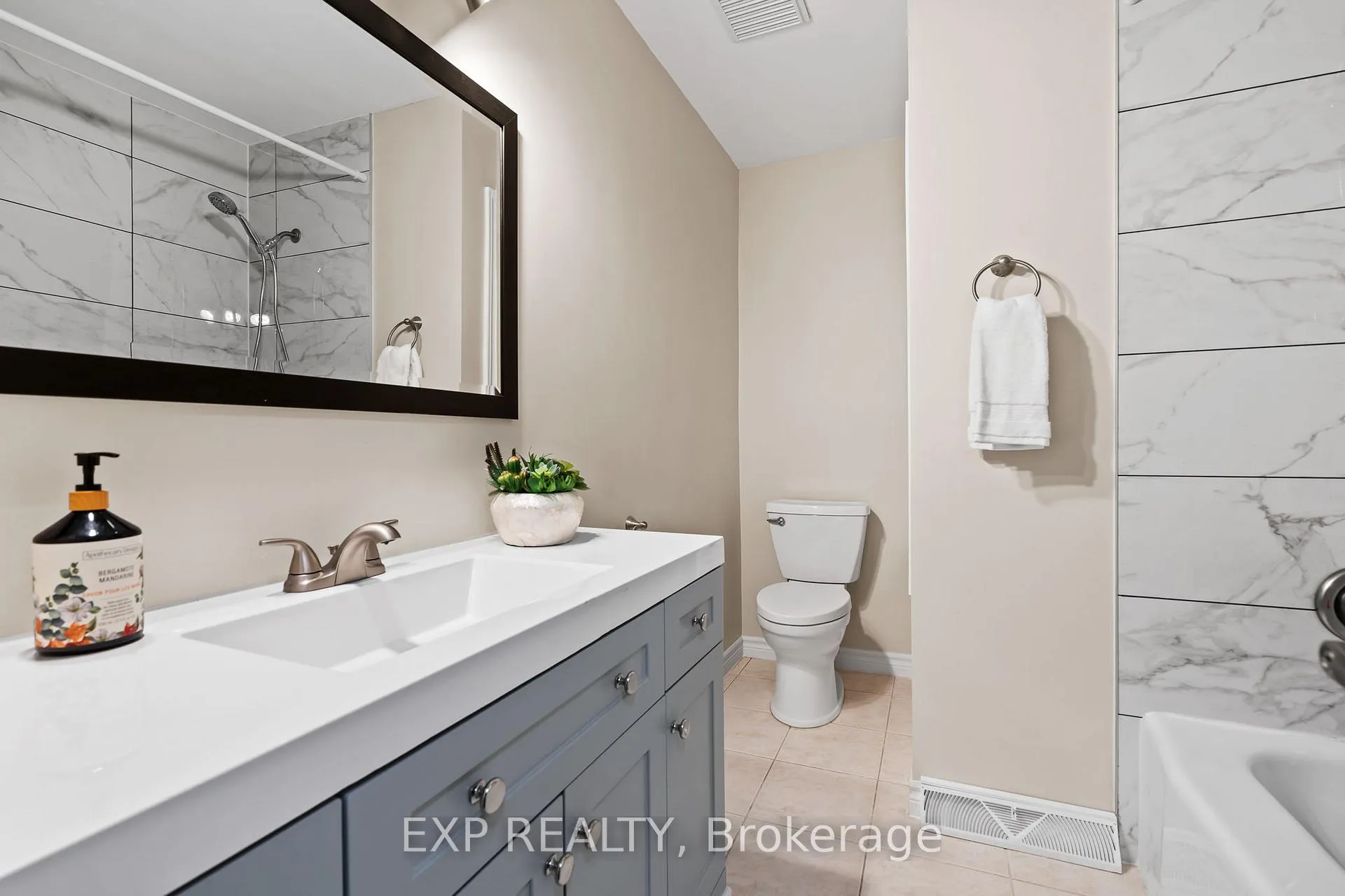 Photo 18 of 51 Burness Drive, St. Catharines, Secord Woods — HOMEH
