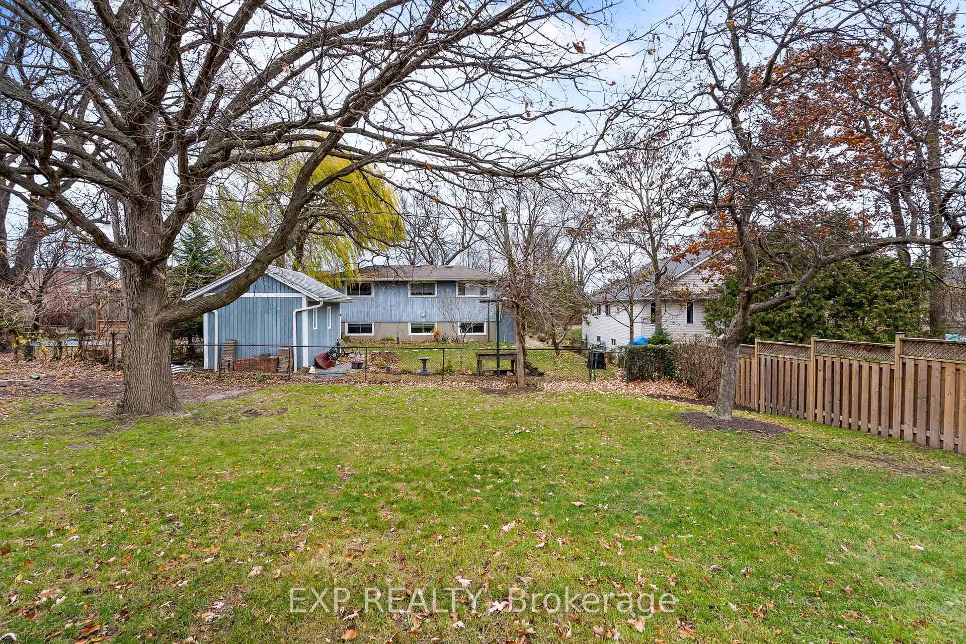 Photo 33 of 51 Burness Drive, St. Catharines, Secord Woods — HOMEH