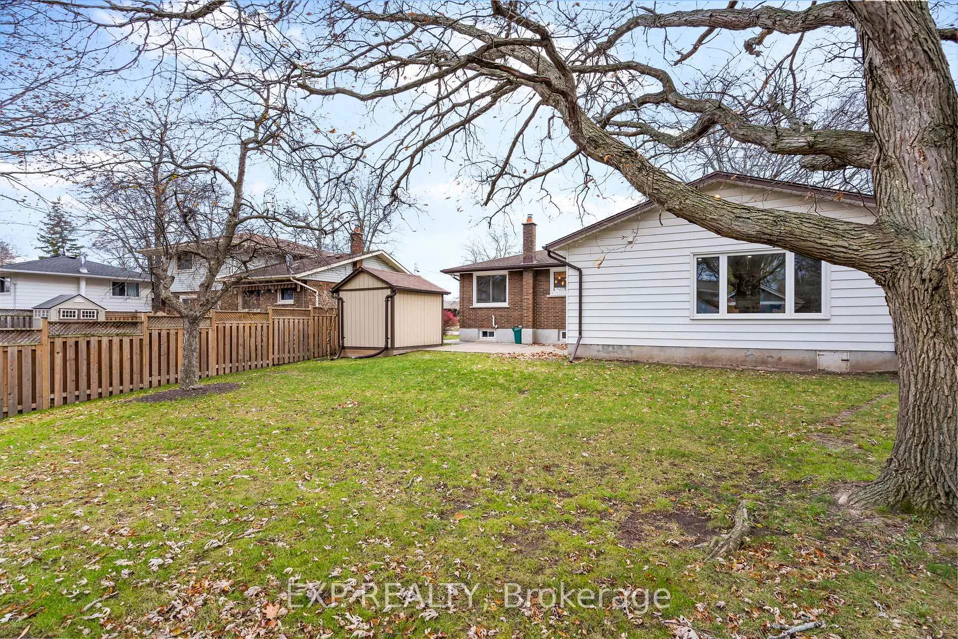 Photo 34 of 51 Burness Drive, St. Catharines, Secord Woods — HOMEH
