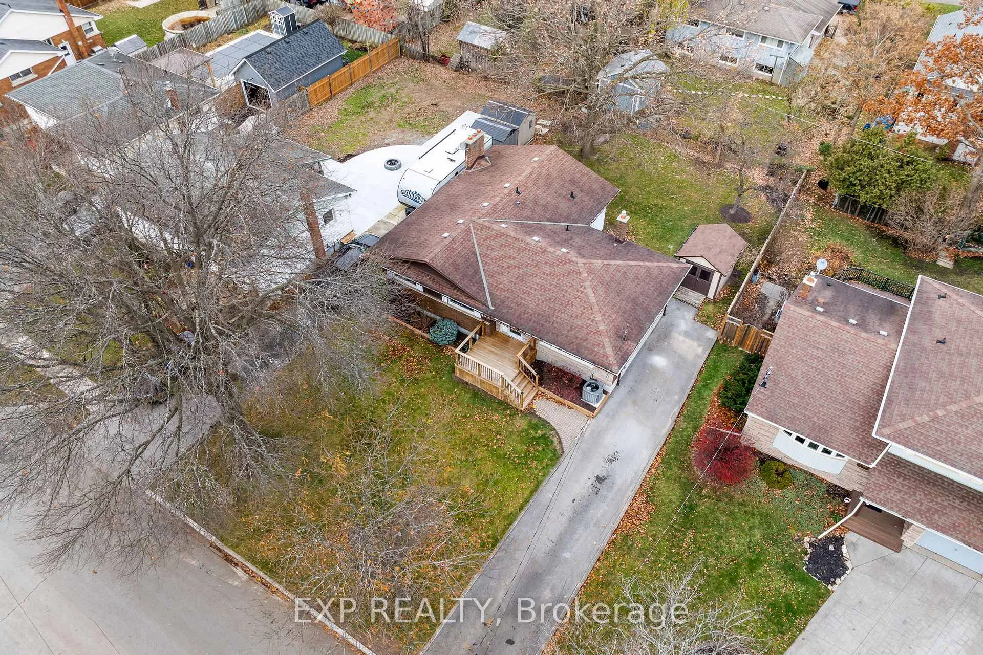 Photo 35 of 51 Burness Drive, St. Catharines, Secord Woods — HOMEH