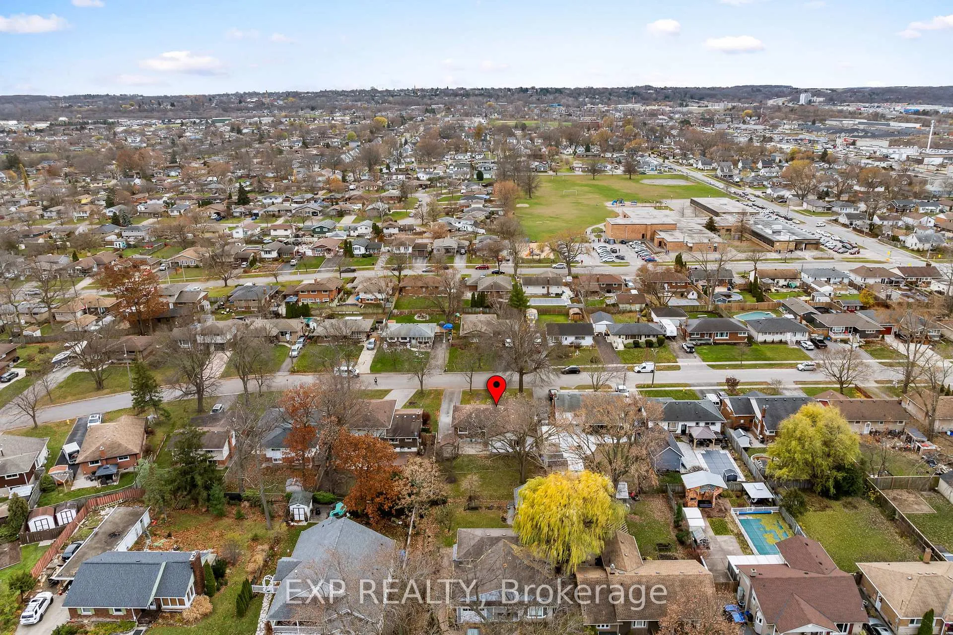 Photo 39 of 51 Burness Drive, St. Catharines, Secord Woods — HOMEH