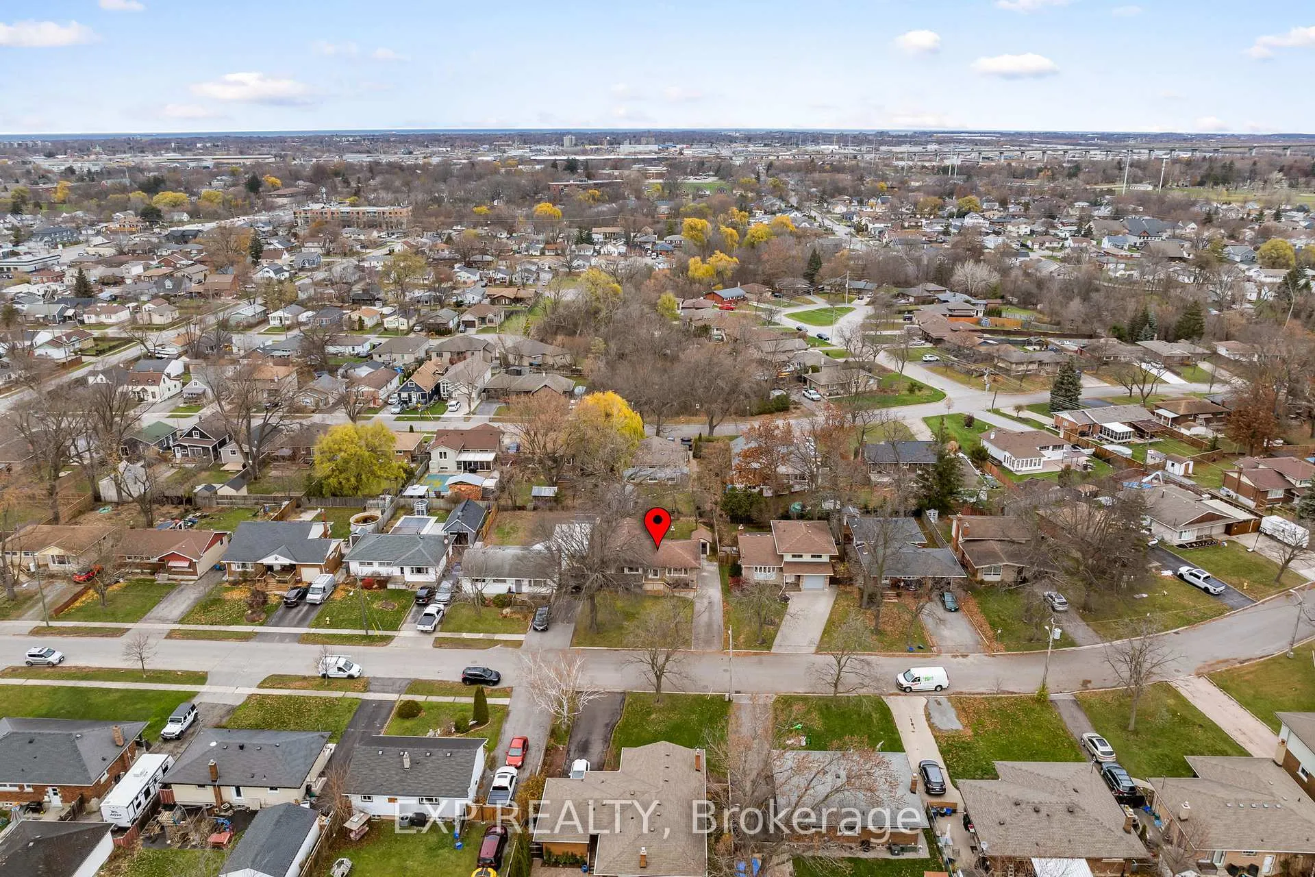 Photo 41 of 51 Burness Drive, St. Catharines, Secord Woods — HOMEH