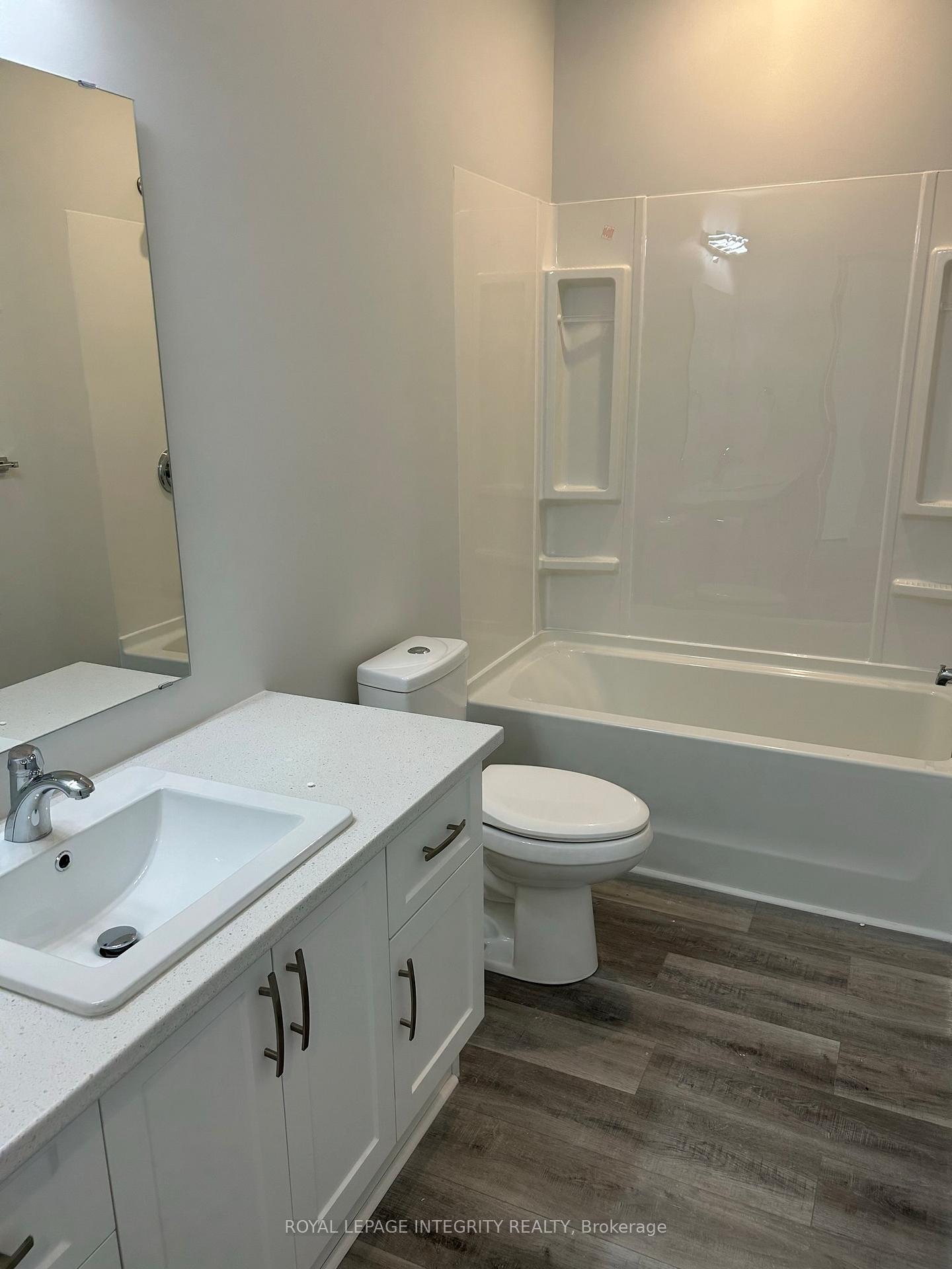 Photo 10 of Unit 4, 82 Christopher Hamilton Street, Ottawa, Richmond — HOMEH