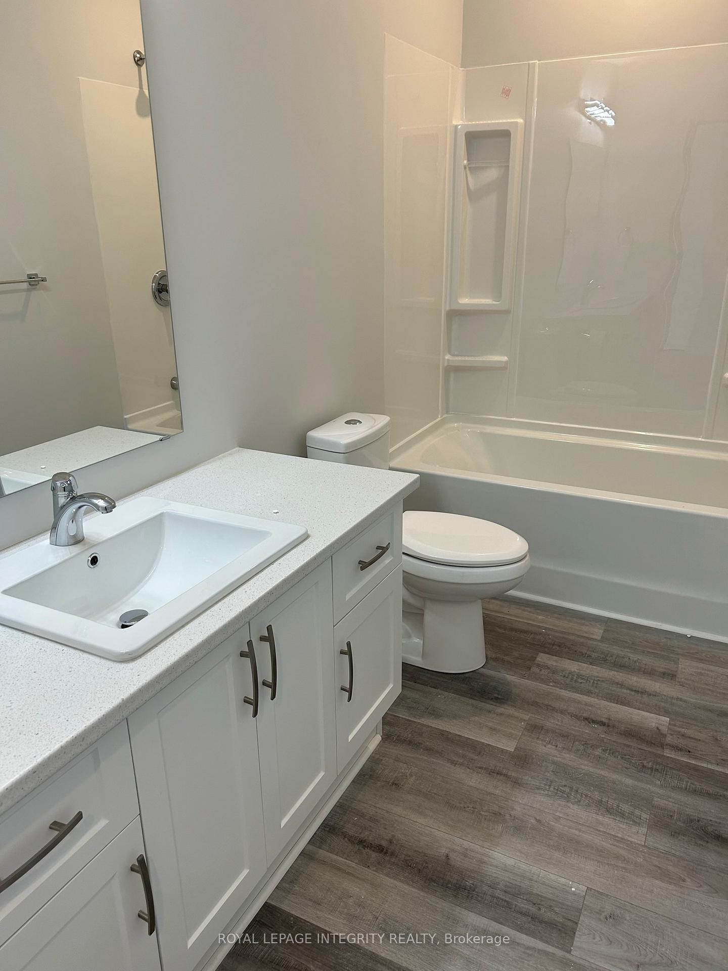 Photo 11 of Unit 4, 82 Christopher Hamilton Street, Ottawa, Richmond — HOMEH