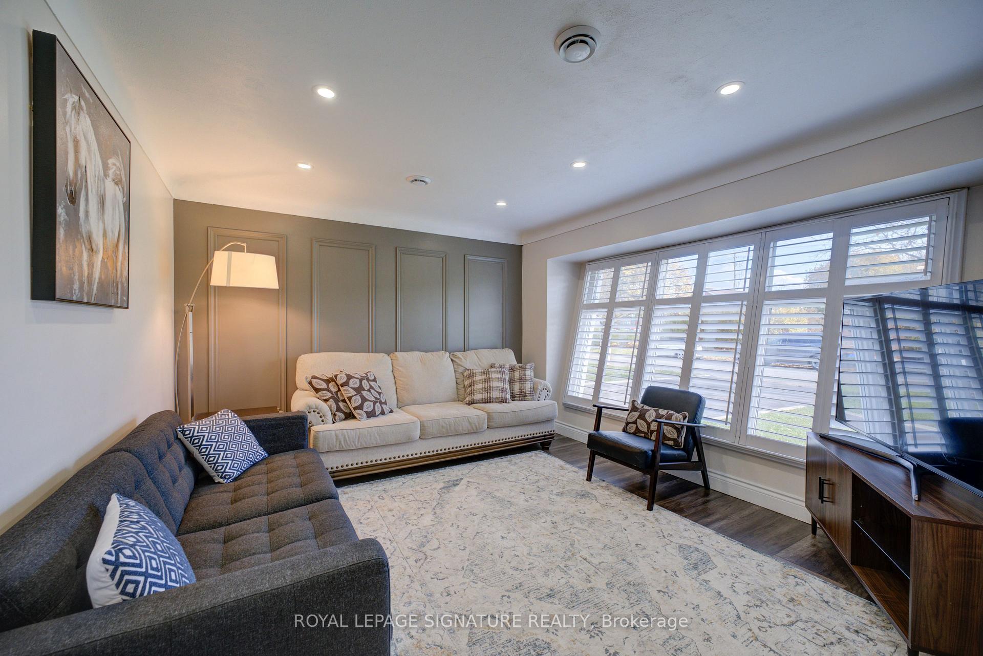 Photo 3 of 98 Jacobson Avenue W, St. Catharines, Glendale/Glenridge — HOMEH