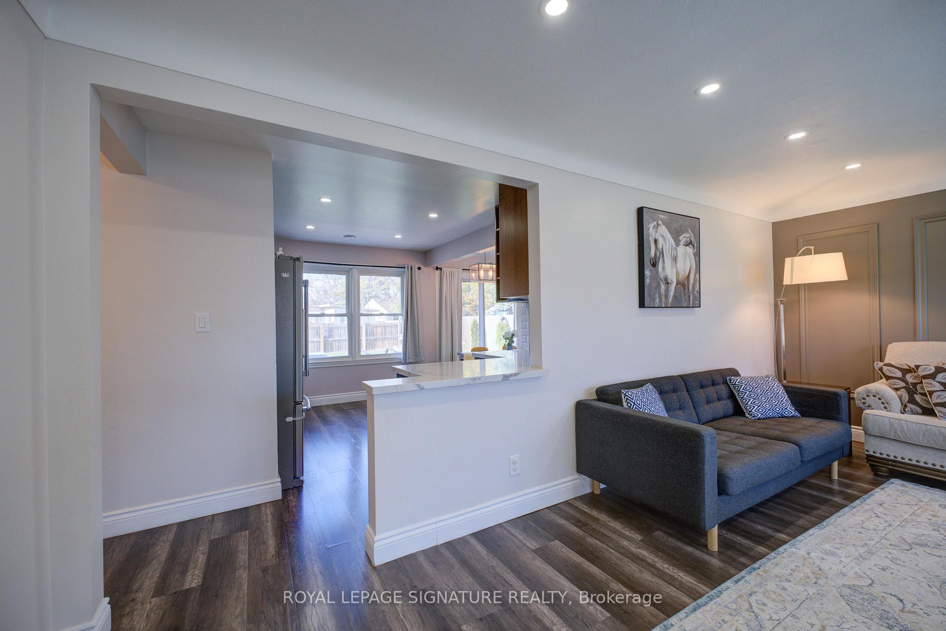 Photo 7 of 98 Jacobson Avenue W, St. Catharines, Glendale/Glenridge — HOMEH