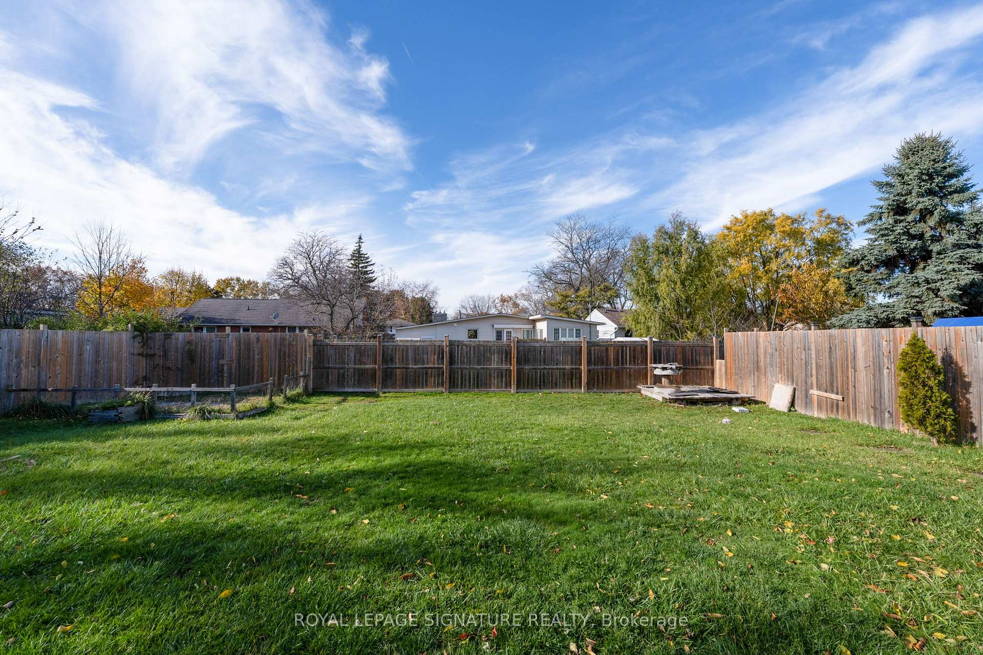 Photo 32 of 98 Jacobson Avenue W, St. Catharines, Glendale/Glenridge — HOMEH