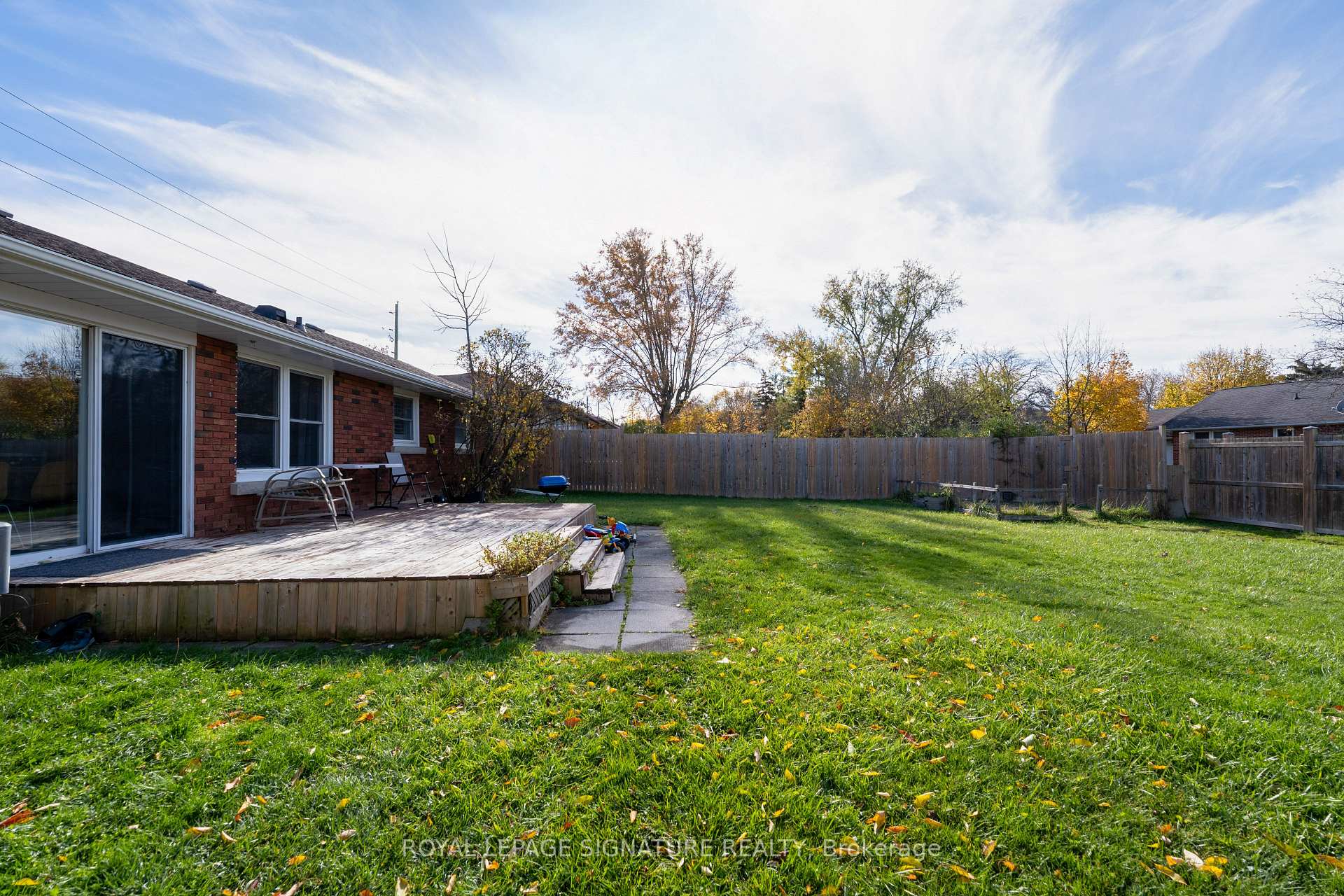 Photo 34 of 98 Jacobson Avenue W, St. Catharines, Glendale/Glenridge — HOMEH