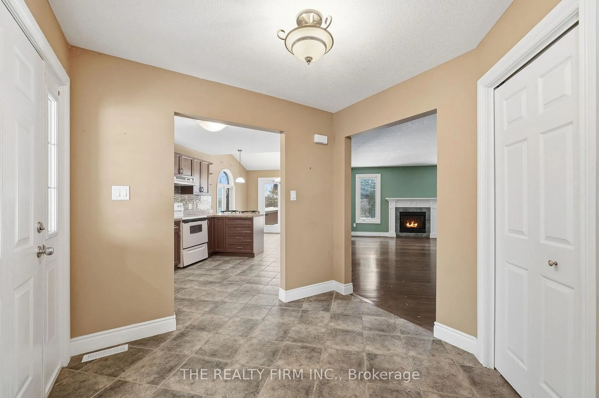 Photo 5 of 21 Kantor Court, St. Thomas — HOMEH