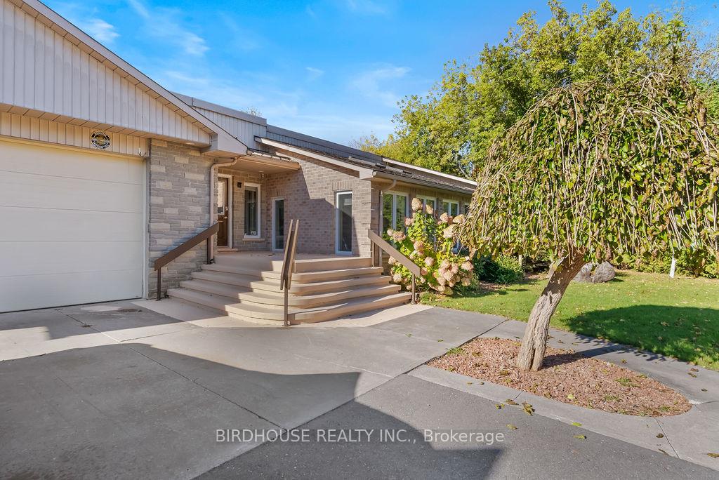 Photo 4 of 815 Kimberly Drive, Selwyn — HOMEH
