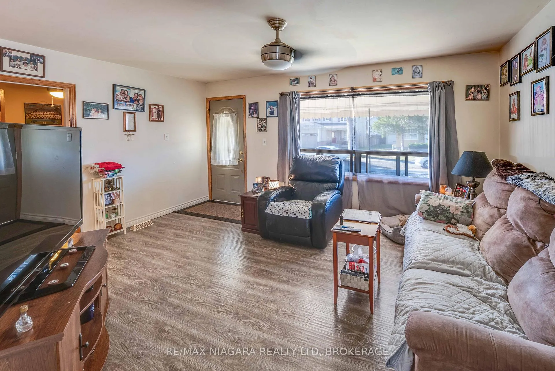 Photo 2 of 50 Haig Street, St. Catharines, Haig — HOMEH