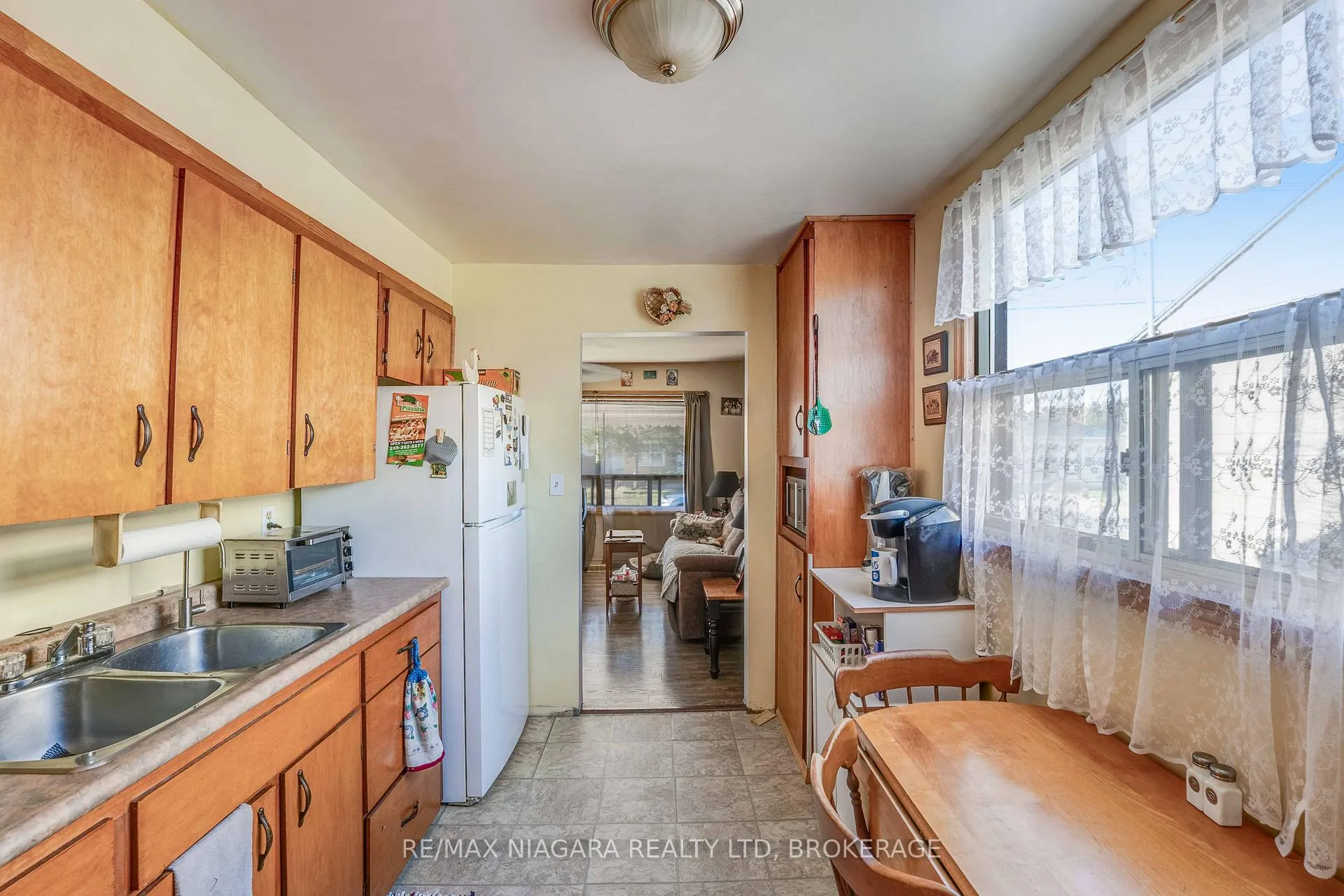 Photo 8 of 50 Haig Street, St. Catharines, Haig — HOMEH