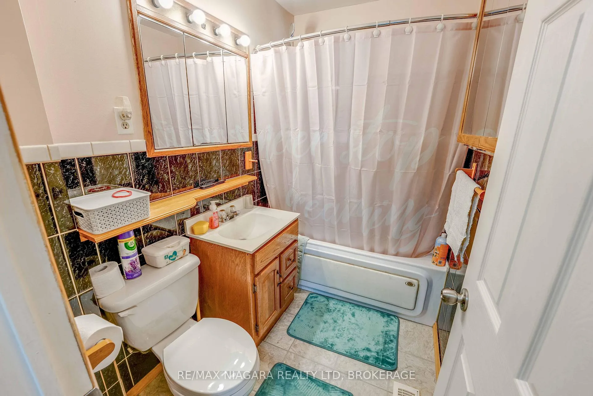 Photo 10 of 50 Haig Street, St. Catharines, Haig — HOMEH