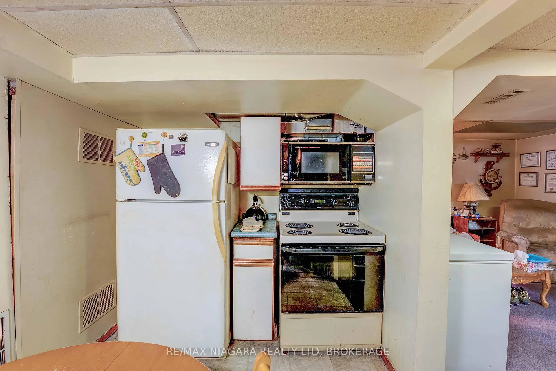 Photo 24 of 50 Haig Street, St. Catharines, Haig — HOMEH
