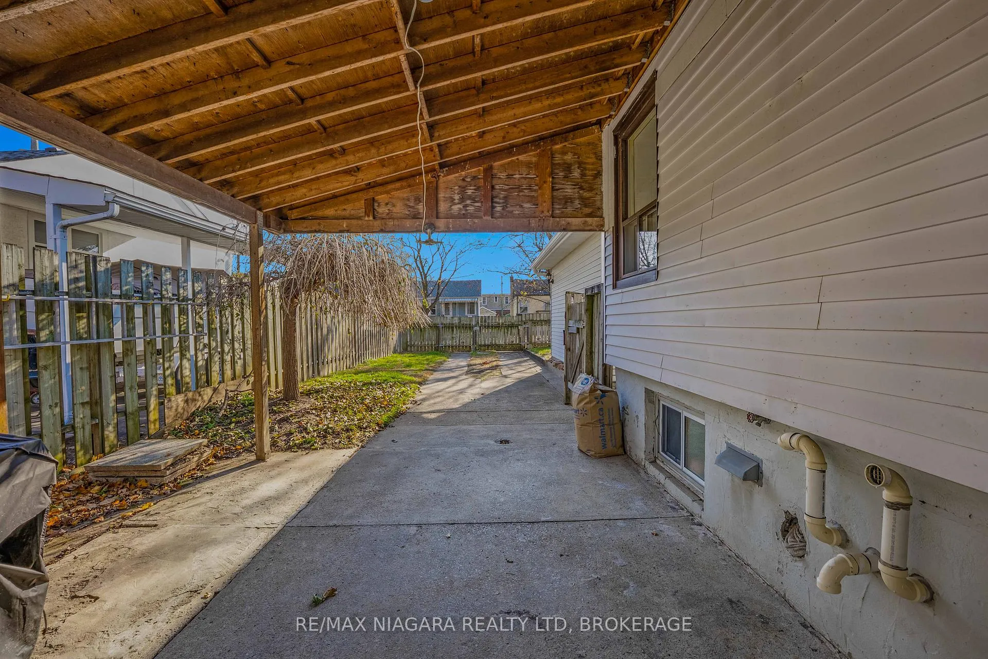 Photo 34 of 50 Haig Street, St. Catharines, Haig — HOMEH