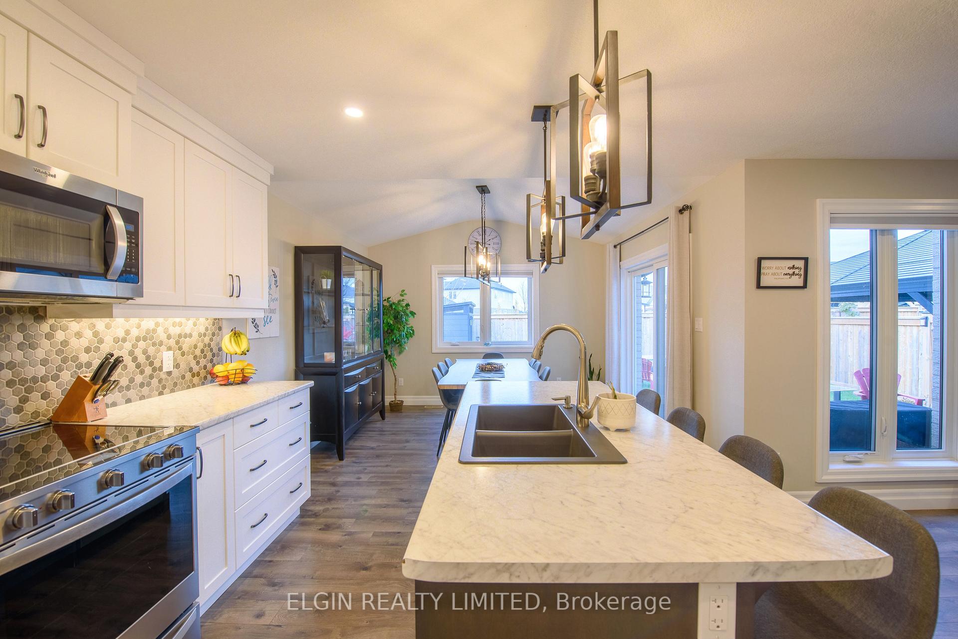Photo 7 of 8 Auburn Drive, St. Thomas — HOMEH